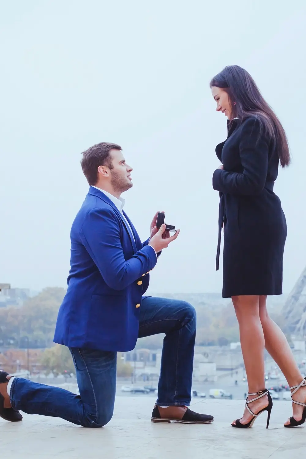 15 Signs He Bought an Engagement Ring You Shouldn't Miss