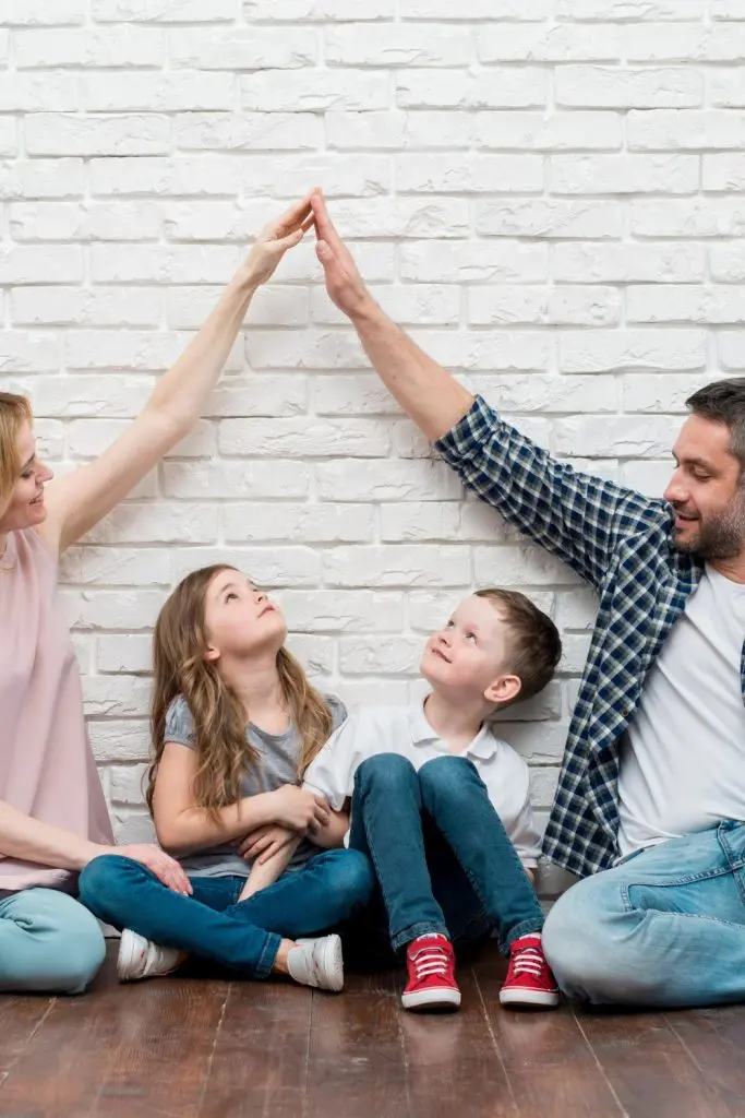 10 Red Flags To Watch Out For When Dating an Older Man