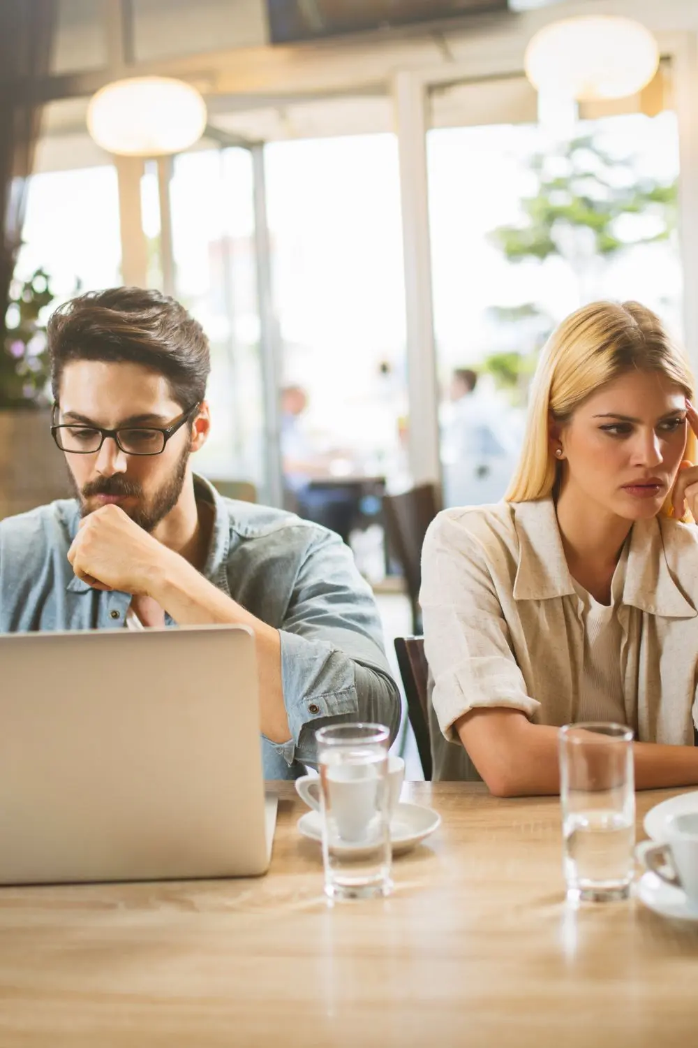 9 Signs He Has No Feelings For You  