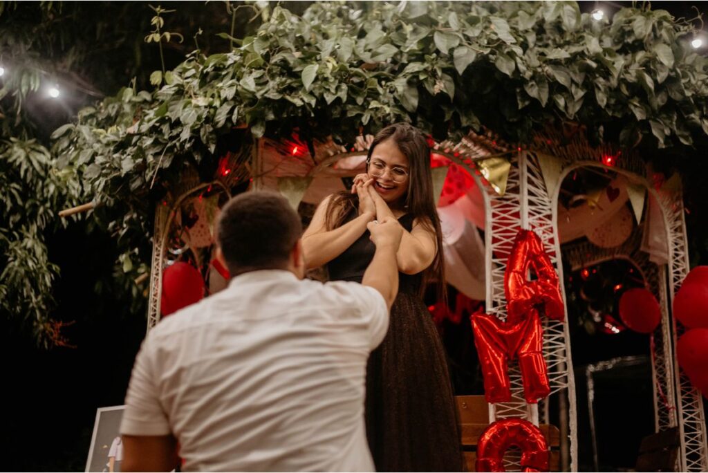 6 Clear Signs He Wants to Marry You
