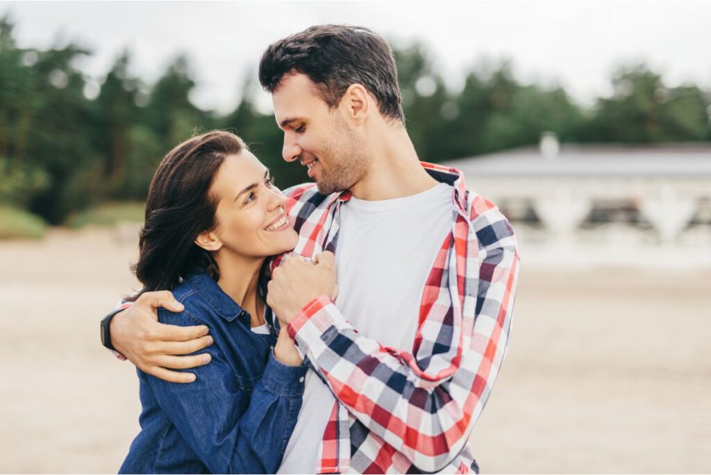 How to Stop Being a Clingy Girlfriend in 12 Helpful Ways