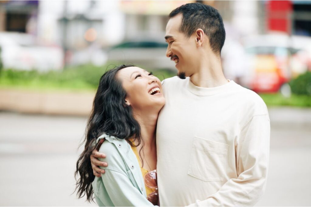 How to Stop Being a Clingy Girlfriend in 12 Helpful Ways