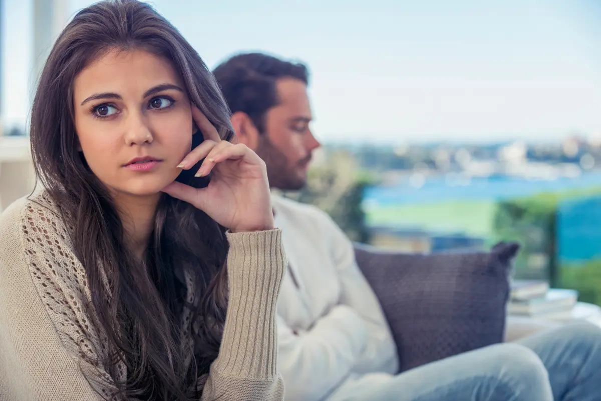 20 Signs She Is Trying to Forget You