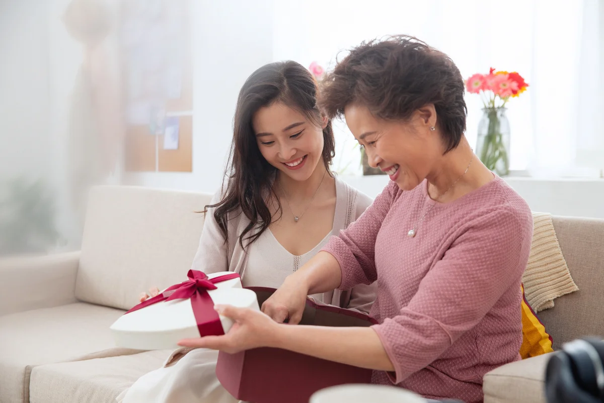 what is a good wedding gift for my daughter
